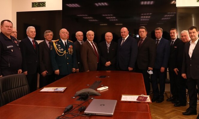 В Департаменте ГОЧСиПБ поздравляют сотрудников с Днем защитника Отечества. Фото: Пресс-служба Департамента по делам гражданской обороны, чрезвычайным ситуациям и пожарной безопасности города Москвы