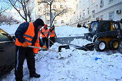 Более 40 тысяч кубометров снега вывезли из района