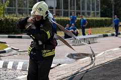 В столичном Пожарно-спасательном центре определили сильнейших в боевом развертывании